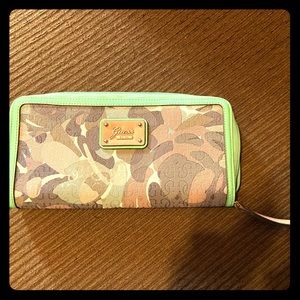 Guess Wristlet
